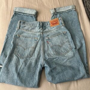 Levi’s ‘94 baggy jeans